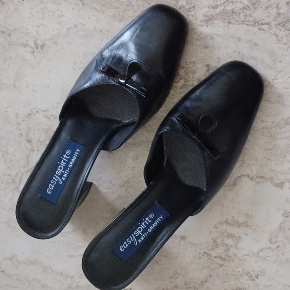 Easy Spirit Leather Slip Ons - NWOT - Picture 2 of 8